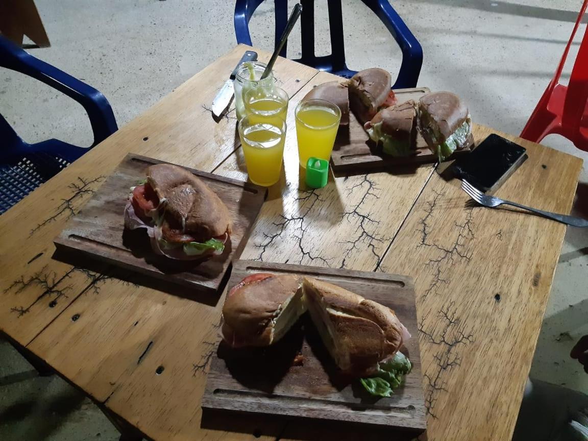 Hostal Cano Nevera La Macarena Exteriör bild